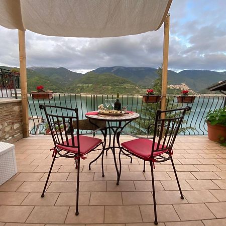 Colle di Tora B&B La Casetta Sul Lago المظهر الخارجي الصورة