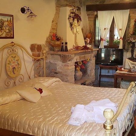 Colle di Tora B&B La Casetta Sul Lago المظهر الخارجي الصورة