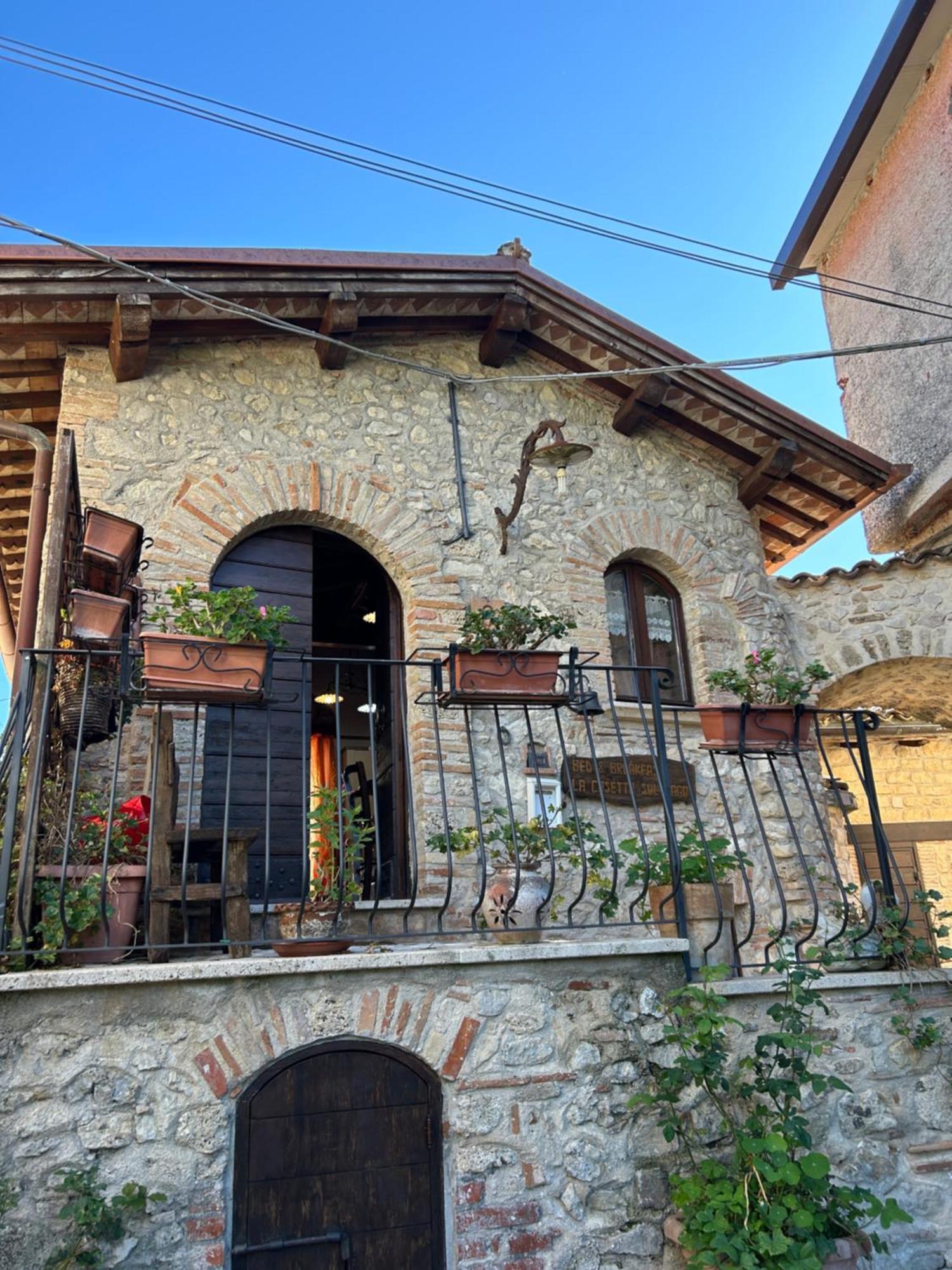Colle di Tora B&B La Casetta Sul Lago المظهر الخارجي الصورة