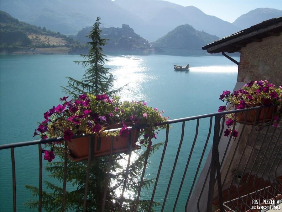 Colle di Tora B&B La Casetta Sul Lago المظهر الخارجي الصورة
