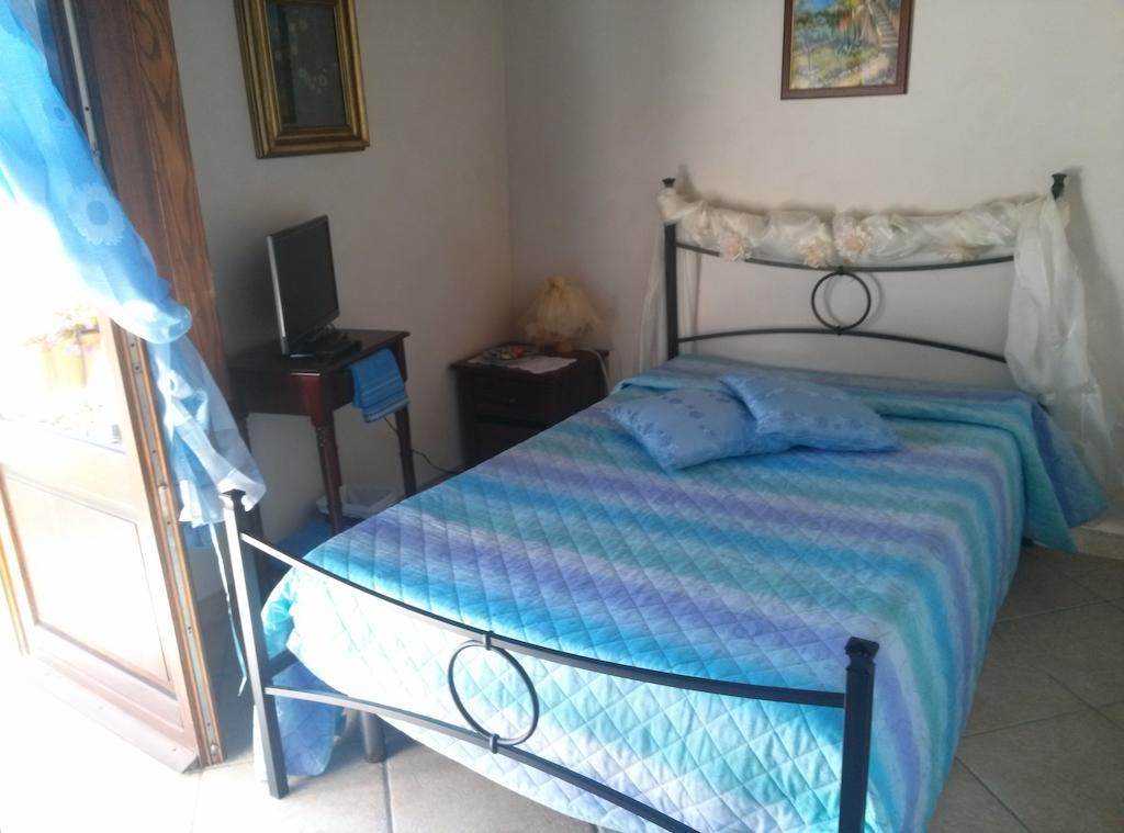 Colle di Tora B&B La Casetta Sul Lago المظهر الخارجي الصورة