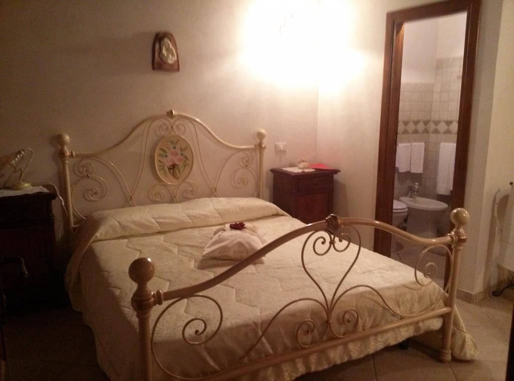 Colle di Tora B&B La Casetta Sul Lago المظهر الخارجي الصورة