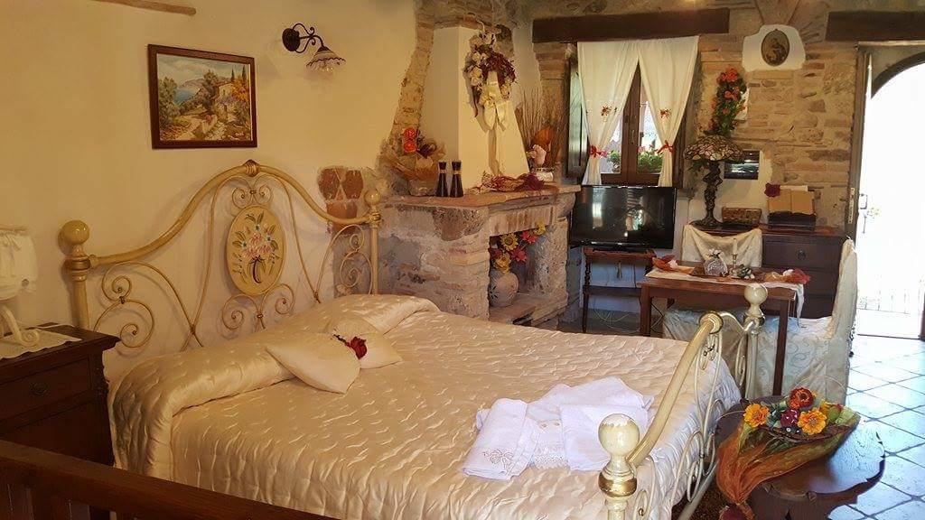 Colle di Tora B&B La Casetta Sul Lago المظهر الخارجي الصورة